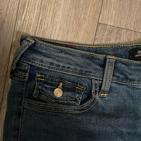 TRUE RELIGION | Jennie Curvy Mid Rise Super Skinny Jeans - Picture 6 of 9